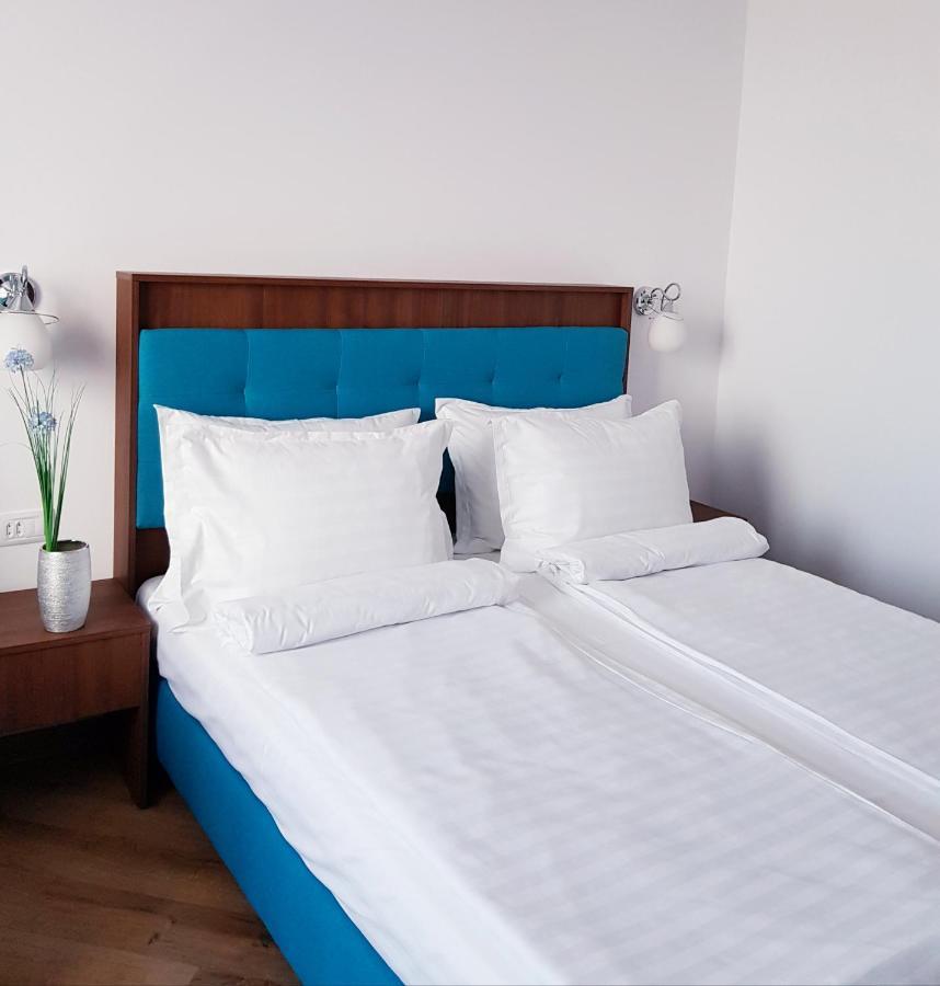 Helios Hotel Сулина Екстериор снимка