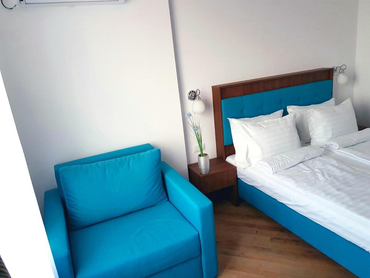Helios Hotel Сулина Екстериор снимка