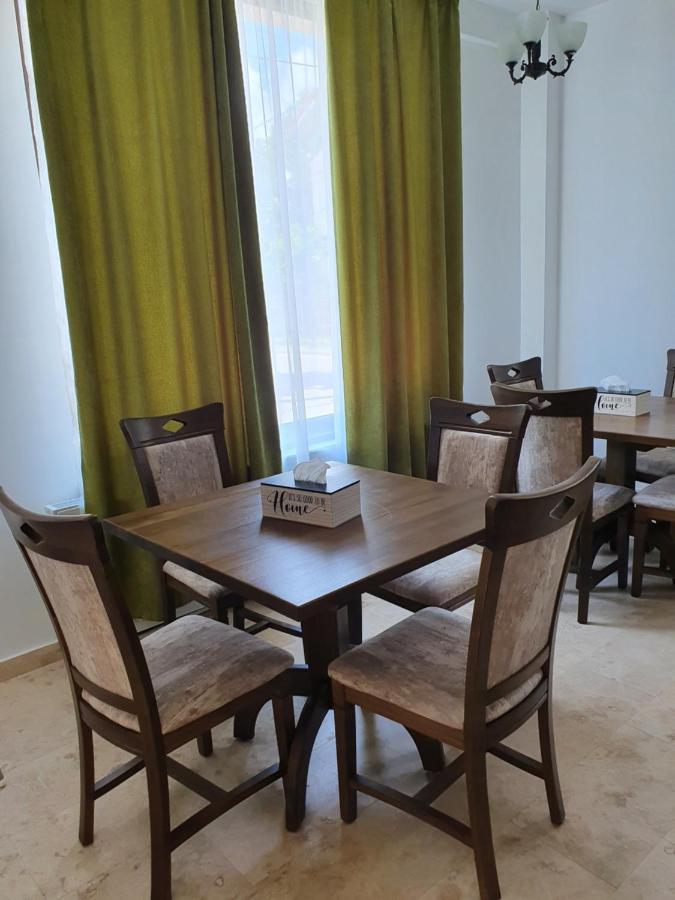 Helios Hotel Сулина Екстериор снимка